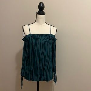 Like new green black off shoulder blouse
